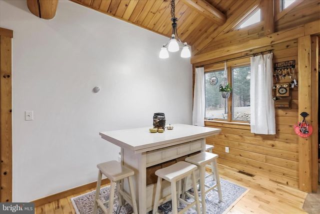 1400 CORE RD, Romney, WV 26757