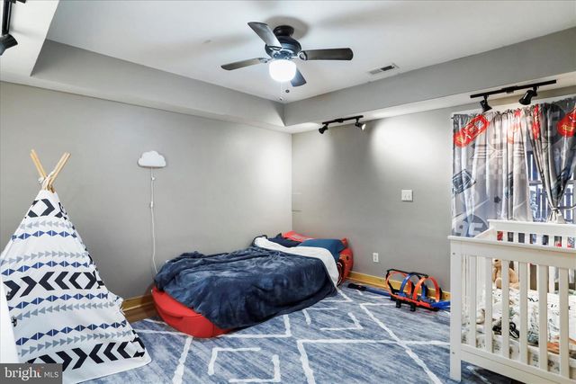 1400 CORE RD, Romney, WV 26757