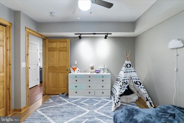 1400 CORE RD, Romney, WV 26757