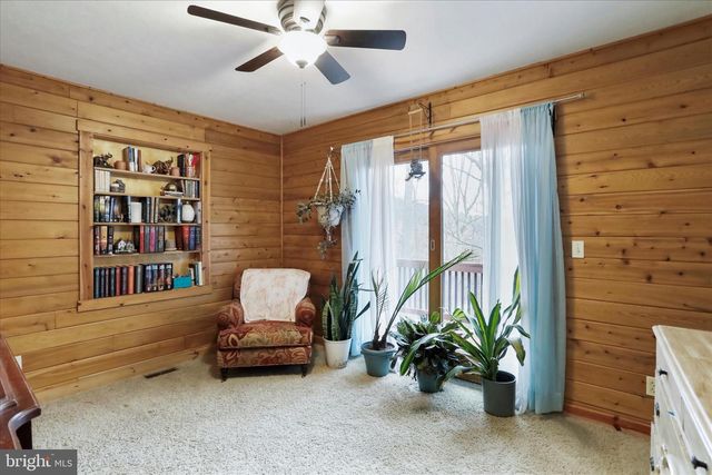 1400 CORE RD, Romney, WV 26757