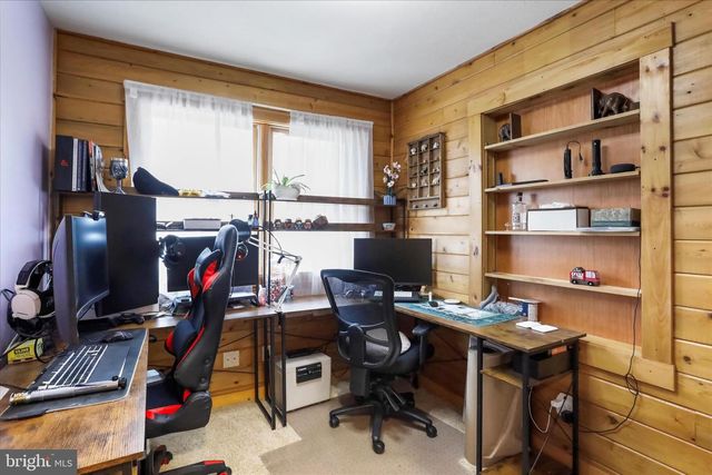 1400 CORE RD, Romney, WV 26757