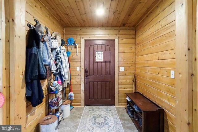 1400 CORE RD, Romney, WV 26757