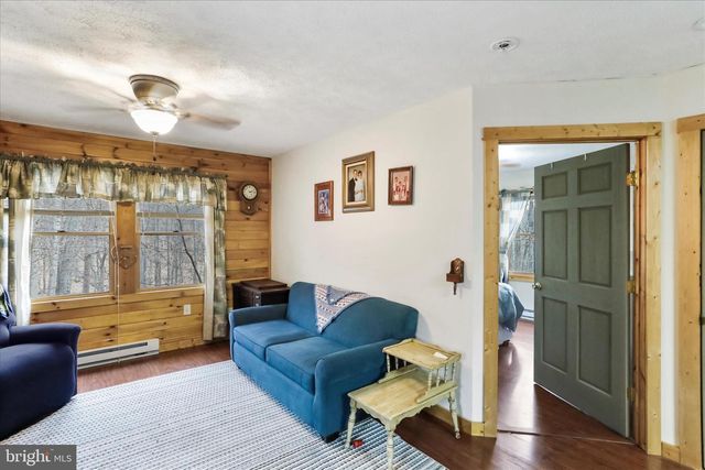 1400 CORE RD, Romney, WV 26757