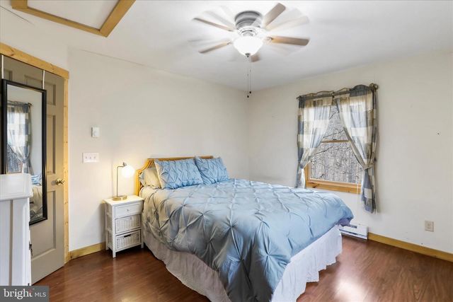 1400 CORE RD, Romney, WV 26757