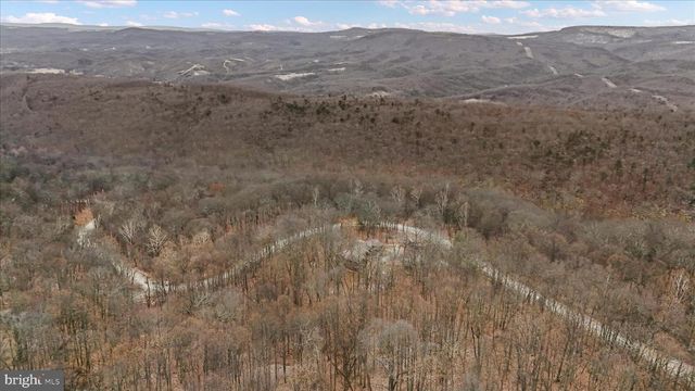 1400 CORE RD, Romney, WV 26757