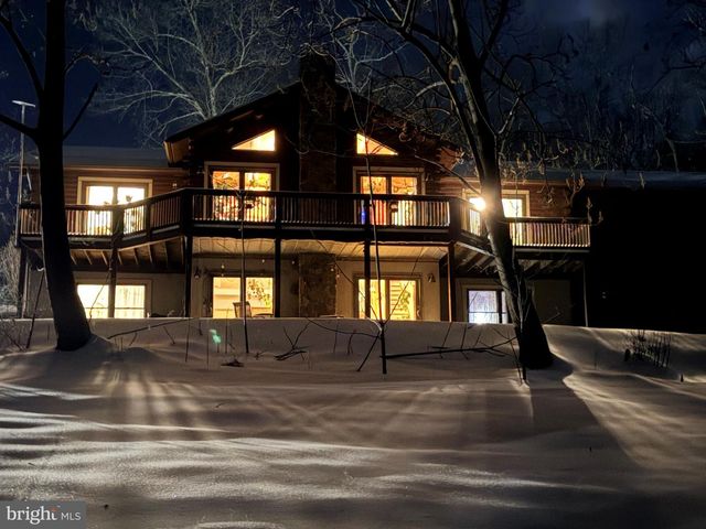 1400 CORE RD, Romney, WV 26757