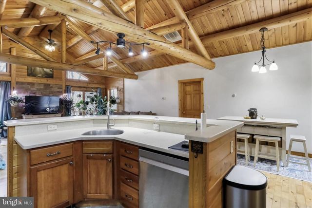 1400 CORE RD, Romney, WV 26757