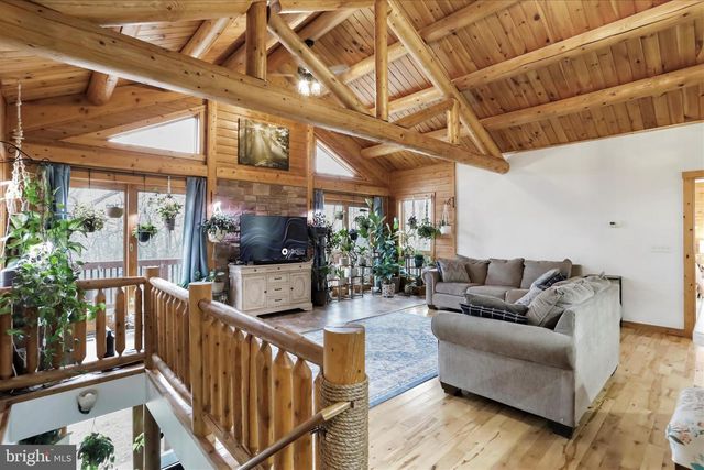 1400 CORE RD, Romney, WV 26757