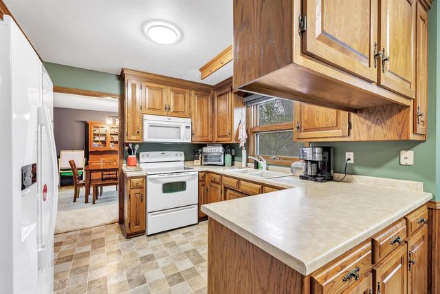 305 WINDWARD ROAD, Green Bay, WI 54302