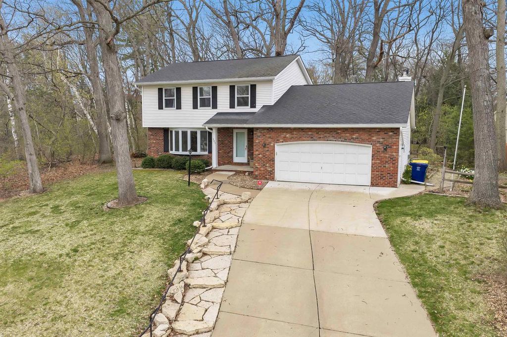 305 WINDWARD ROAD, Green Bay, WI 54302