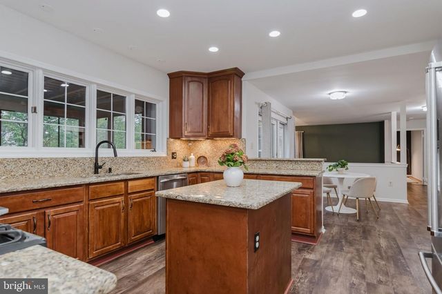 1278 MASON MILL CT, Herndon, VA 20170