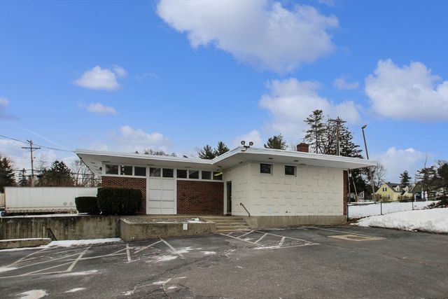 460 Broadway, Methuen, MA 01844