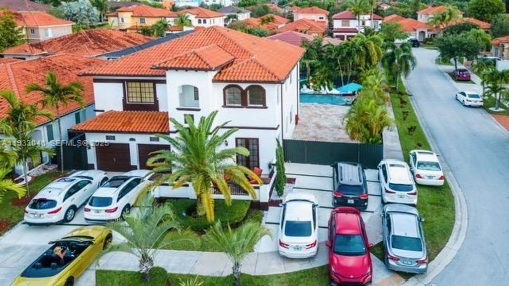 15268 SW 22nd Ter, Miami, FL 33185