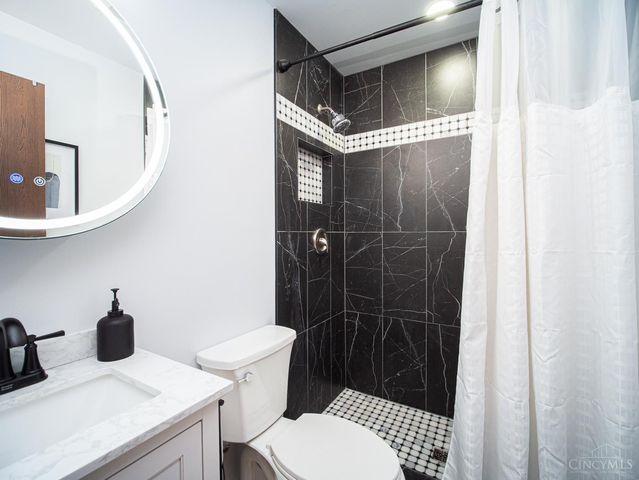 5229 Headgates Road, Fairfield Twp, OH 45011