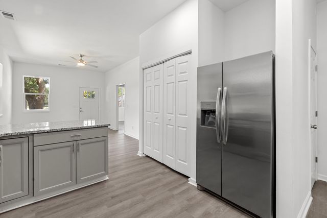 2013 Robertson Boulevard, North Charleston, SC 29406
