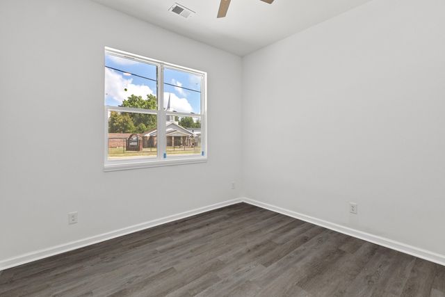 2013 Robertson Boulevard, North Charleston, SC 29406