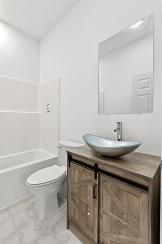 2013 Robertson Boulevard, North Charleston, SC 29406