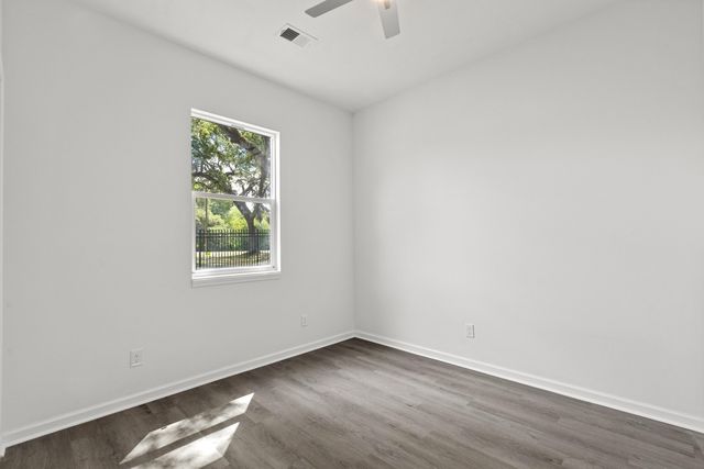 2013 Robertson Boulevard, North Charleston, SC 29406