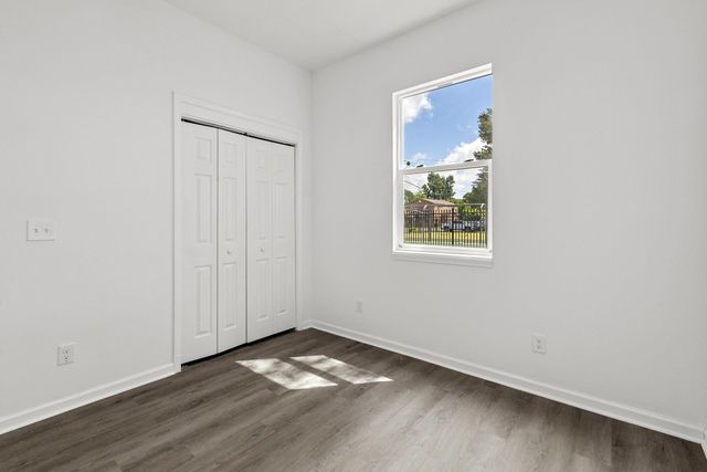 2013 Robertson Boulevard, North Charleston, SC 29406