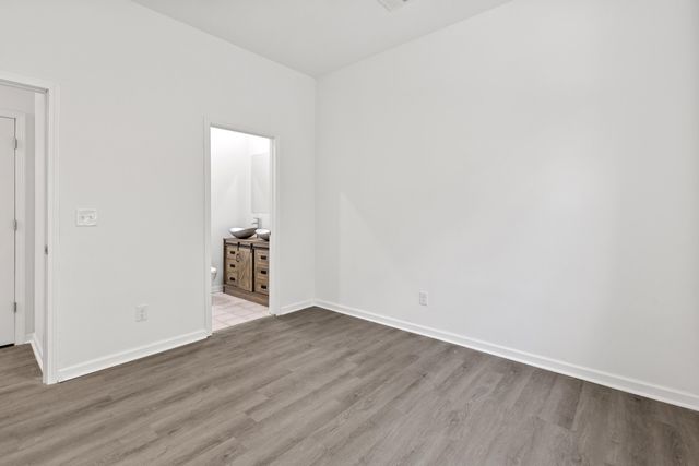 2013 Robertson Boulevard, North Charleston, SC 29406