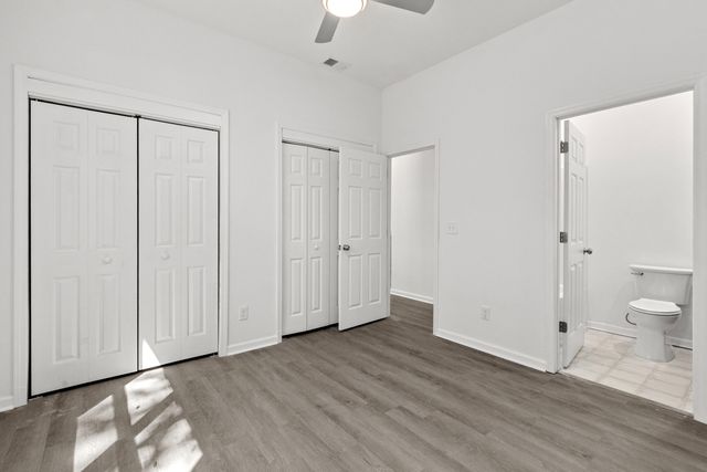 2013 Robertson Boulevard, North Charleston, SC 29406