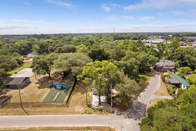 2013 Robertson Boulevard, North Charleston, SC 29406