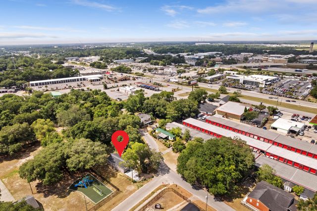 2013 Robertson Boulevard, North Charleston, SC 29406