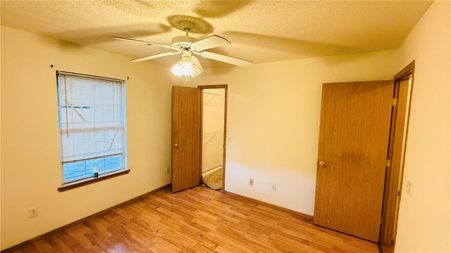 42 Burnett Circle, Bentonville, AR 72712