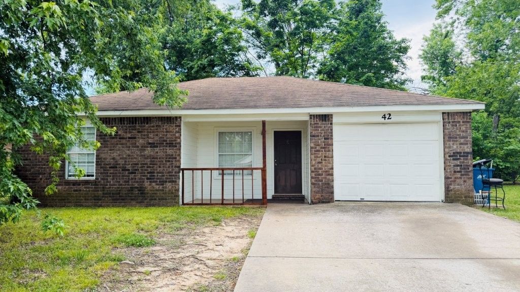 42 Burnett Circle, Bentonville, AR 72712