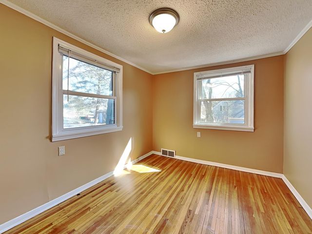 2910 Louisiana Avenue N, Crystal, MN 55427