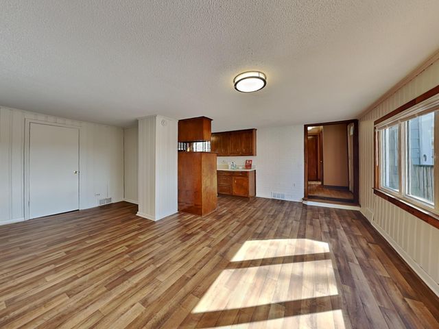 2910 Louisiana Avenue N, Crystal, MN 55427