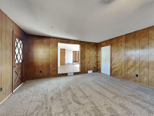 2910 Louisiana Avenue N, Crystal, MN 55427