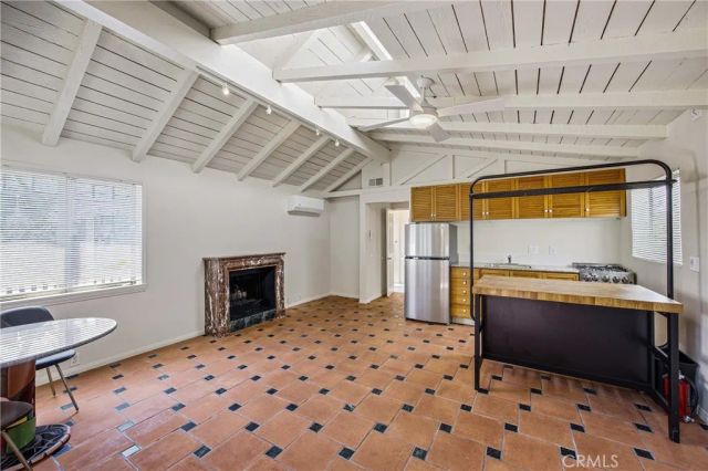 951 Glenneyre, Laguna Beach, CA 92651