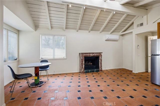951 Glenneyre, Laguna Beach, CA 92651