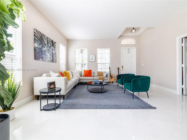 903 NW 167th Ave, Pembroke Pines, FL 33028