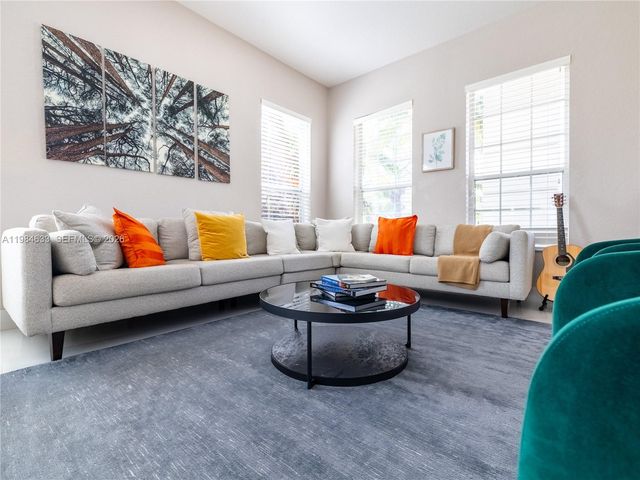 903 NW 167th Ave, Pembroke Pines, FL 33028