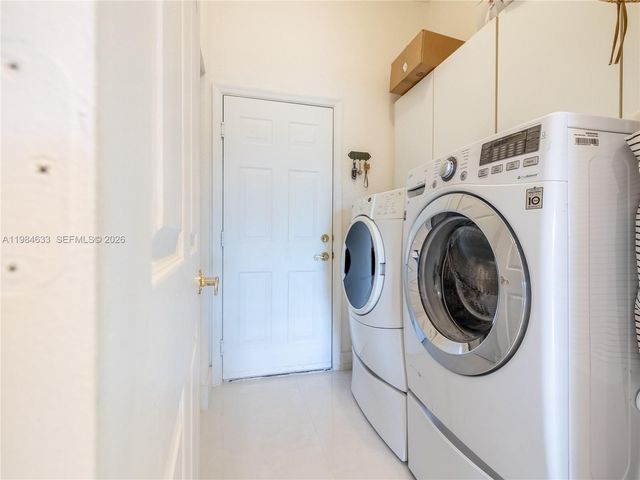 903 NW 167th Ave, Pembroke Pines, FL 33028