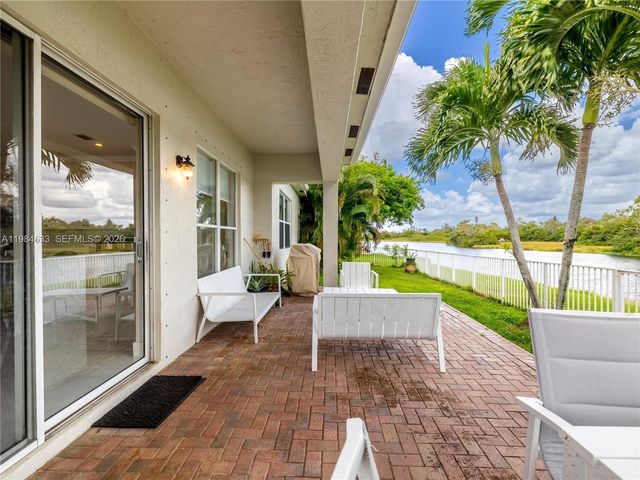 903 NW 167th Ave, Pembroke Pines, FL 33028