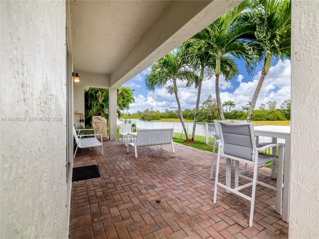 903 NW 167th Ave, Pembroke Pines, FL 33028