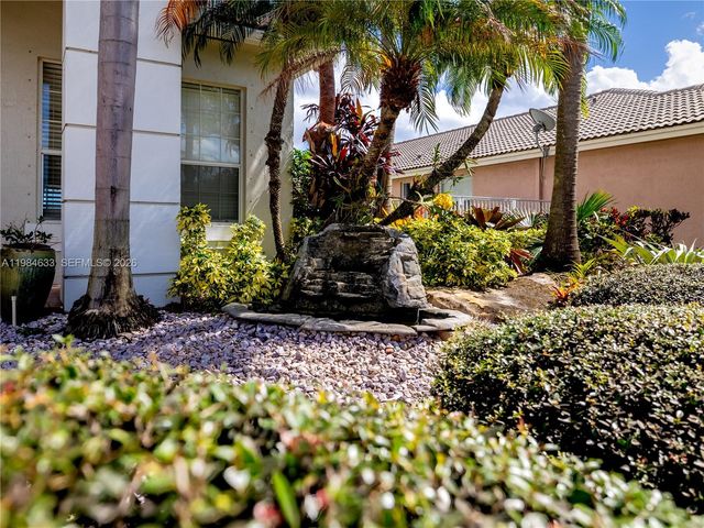 903 NW 167th Ave, Pembroke Pines, FL 33028