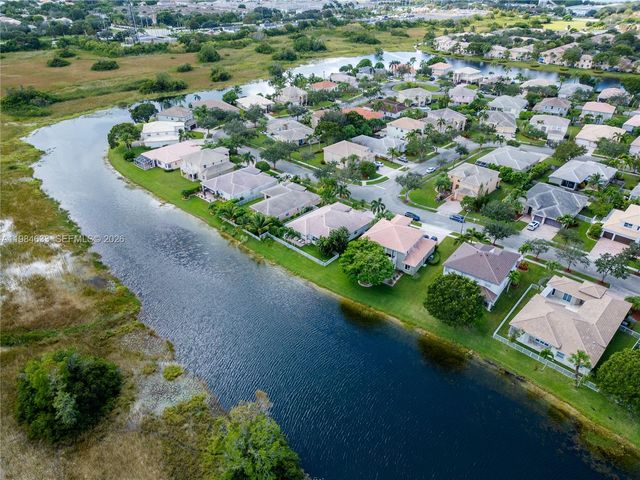 903 NW 167th Ave, Pembroke Pines, FL 33028