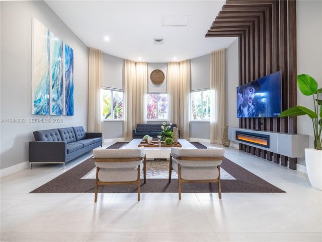 903 NW 167th Ave, Pembroke Pines, FL 33028