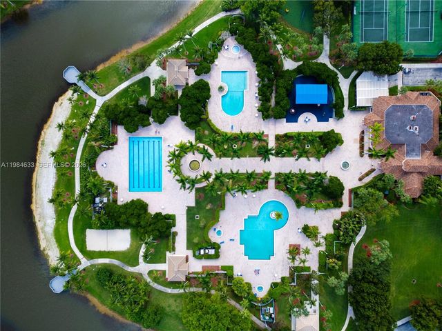 903 NW 167th Ave, Pembroke Pines, FL 33028