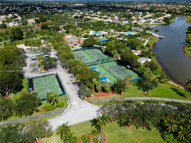 903 NW 167th Ave, Pembroke Pines, FL 33028