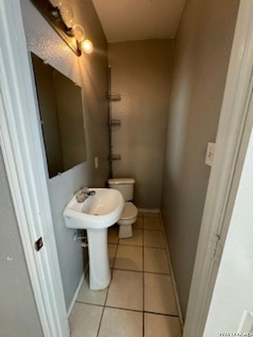 1707 Dawson St Apt 2101, San Antonio, TX 78202