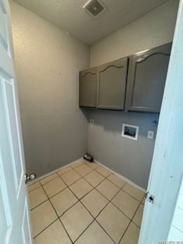 1707 Dawson St Apt 2101, San Antonio, TX 78202