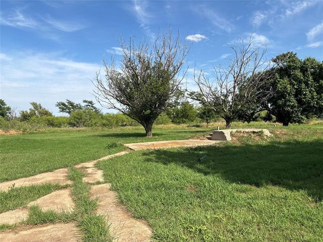 1630 Cross Road, Altus, OK 73521