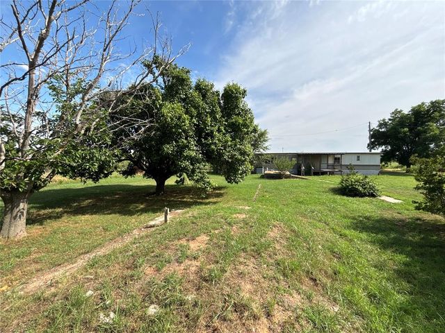 1630 Cross Road, Altus, OK 73521