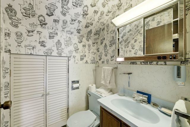 6911-6909 W Niles Terrace, Niles, IL 60714