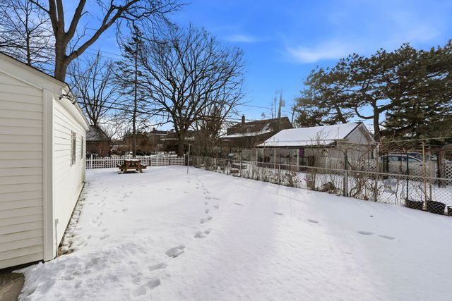 6911-6909 W Niles Terrace, Niles, IL 60714